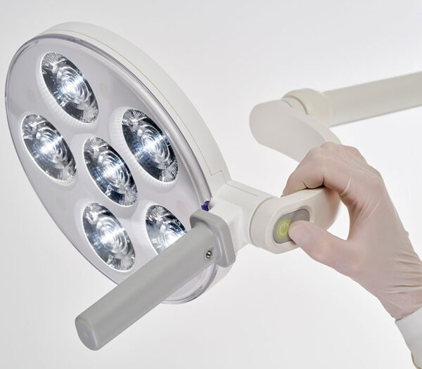 Derungs TRIANGO FOKUS 60-1 LED OP-Leuchte – Detailansicht Bedienfeld (Anwendungsbeispiel)