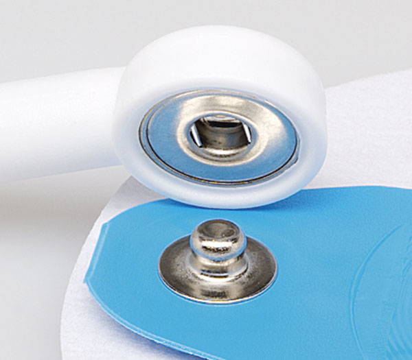Druckknopf-Adapter für Einmal-Klebeelektrode (Anwendungsbeispiel) Druckknopf-Adapter für Einmal-Klebeelektrode (Anwendungsbeispiel)