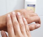 Hartmann Bode Baktolan lotion Feuchtigkeitslotion (Anwendungsbeispiel)