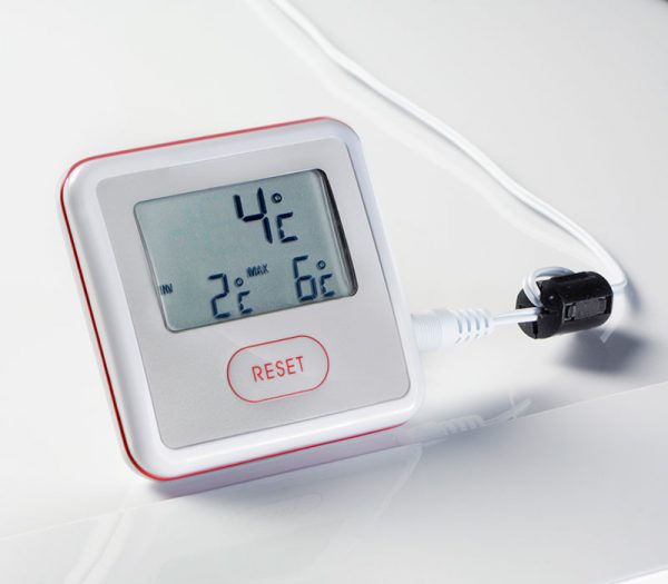 Dometic miniCool DS Medikamentenkühlschrank – Detailansicht Thermometer