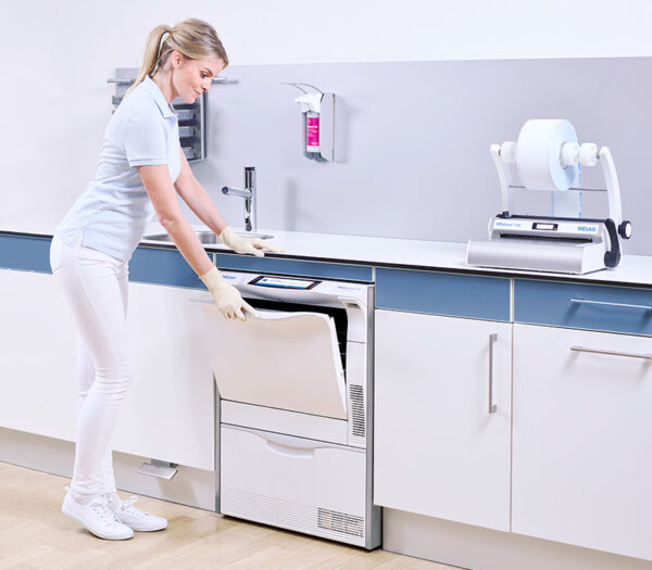 Melag MELAtherm 10 Evolution RDG mit Podologie-Set (Anwendungsbeispiel)