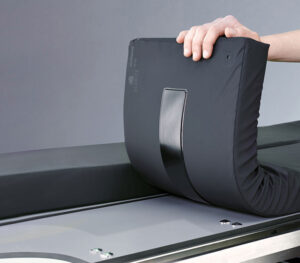 Schmitz DIAMOND 50 BK Universal-Operationstisch – Detailansicht Polsterauflage (Anwendungsbeispiel)