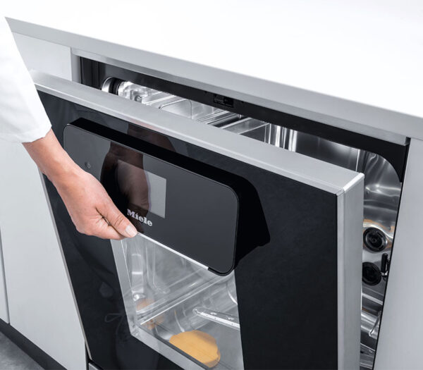 Miele PWD 8682 ExpertLine RDG – Ausführung Edelstahl mit Glastür (Anwendungsbeispiel)