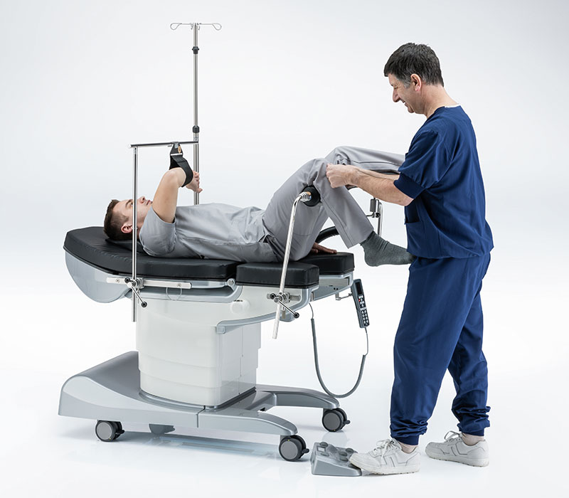 Schmitz medi-matic 115.9 Eingriffsstuhl Orthopädie Knie (Anwendungsbeispiel) Schmitz medi-matic 115.9 Eingriffsstuhl Orthopädie Knie (Anwendungsbeispiel)